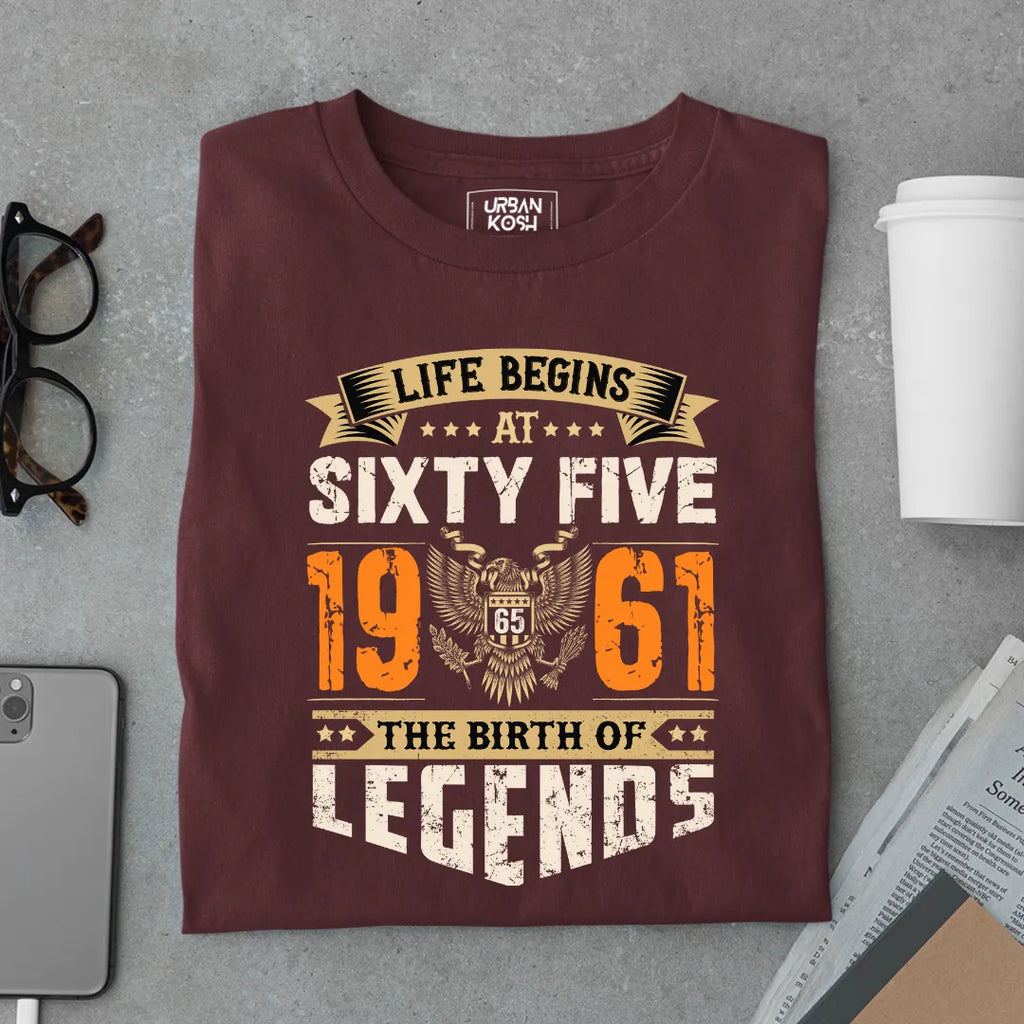 Life Begins at 65, 1961 The Birth of Legends Premium T-shirt