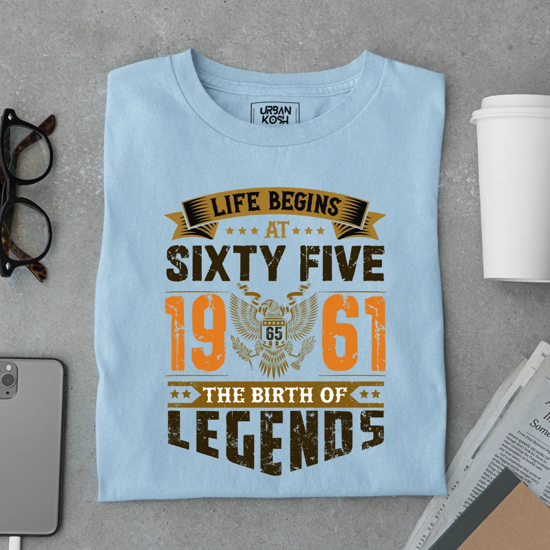 Life Begins at 65, 1961 The Birth of Legends Premium T-shirt