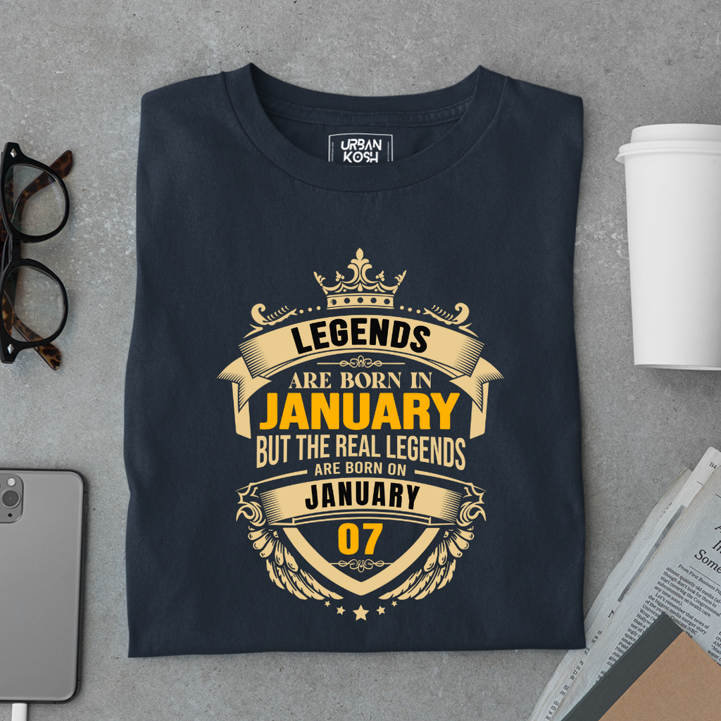 The Real Legends Are Born on January 07 T-Shirt