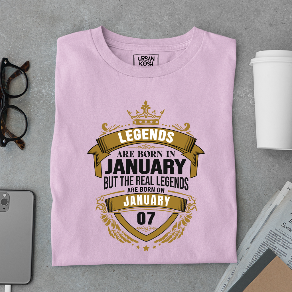 The Real Legends Are Born on January 07 T-Shirt
